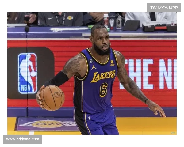 勒布朗·詹姆斯生涯总得分突破41871分再创NBA历史新纪录